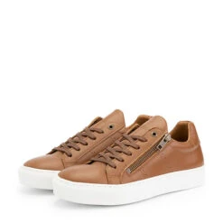 H.Casson Sneakers High