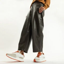 Schuhgeschäft -Schuhgeschäft 28197944 02